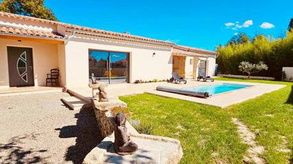 Cottage pour 6 personnes, avec jardin et piscine à Mane