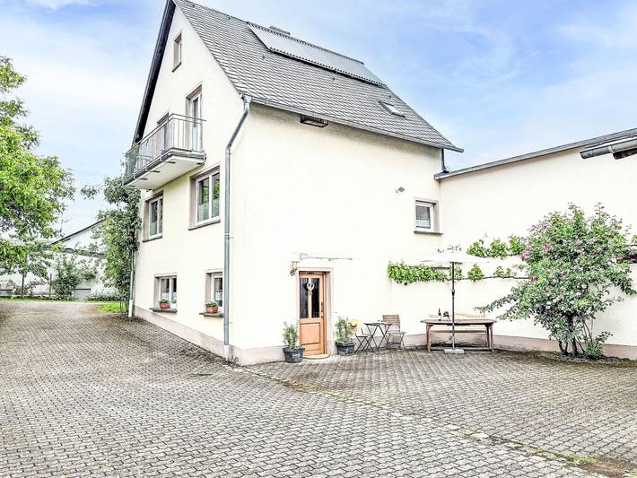 Ferienhaus für 6 Personen, mit Sauna und Balkon sowie Garten in Manderscheid
