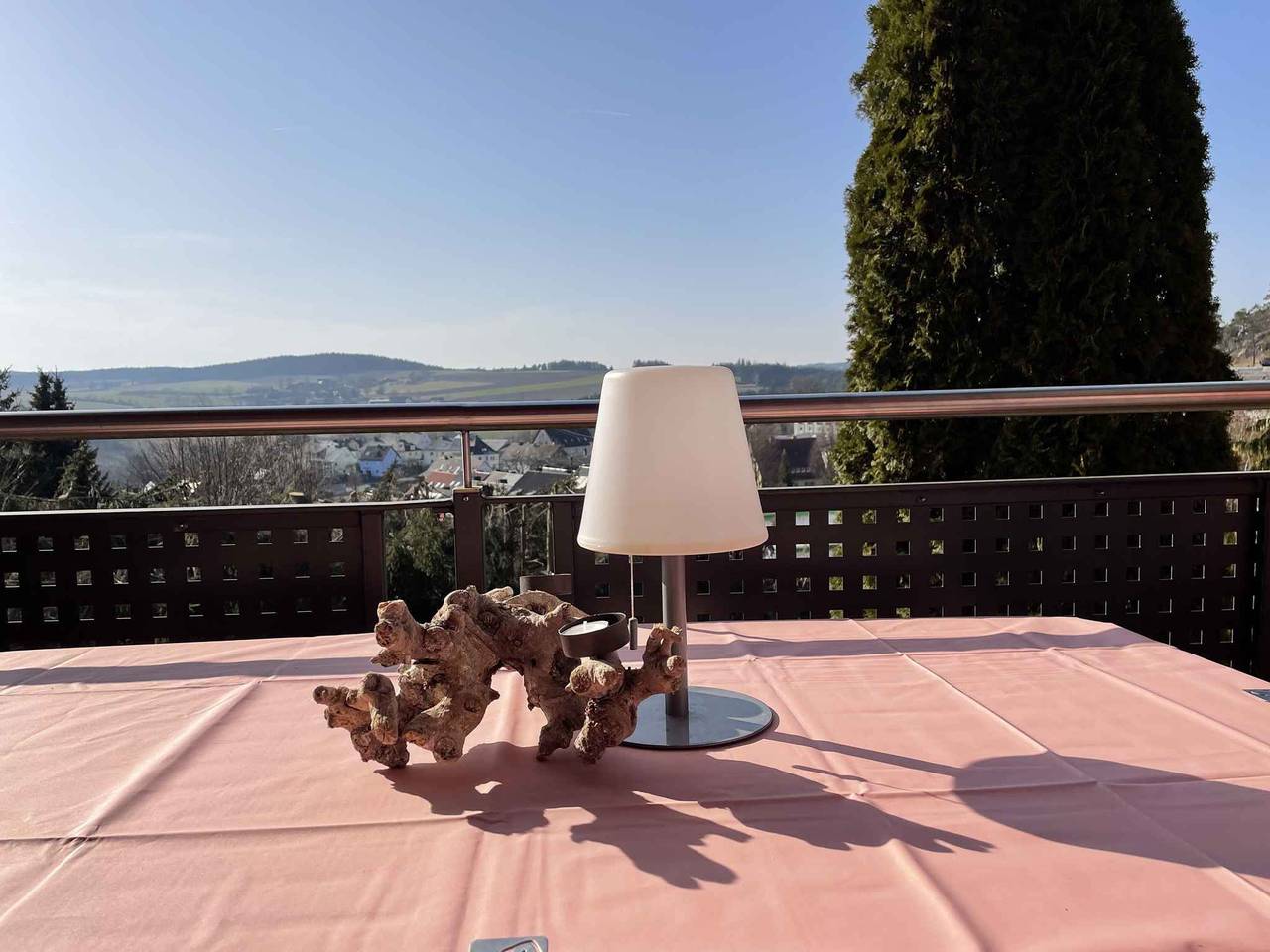 Ganze Ferienwohnung, Ferienwohnung modern eingerichtet, 100 qm mit Loggia in Nähe Hof - Naila in Schauenstein, Landkreis Hof