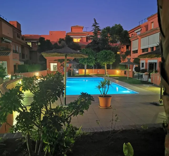 Appartement de vacances pour 6 personnes, avec jardin et piscine - 1
