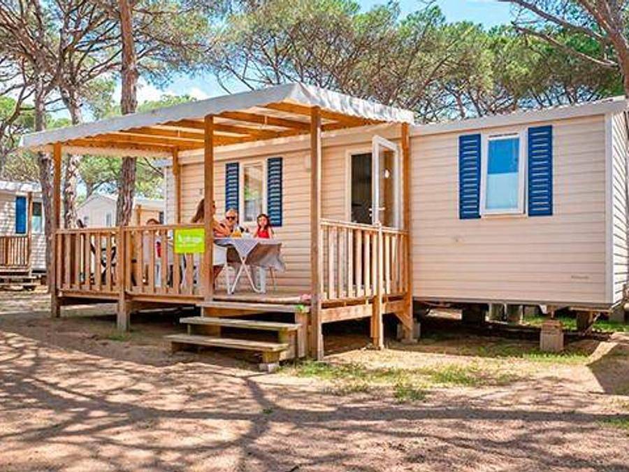 Camping Bella Terra - Stacaravan 4 personen - Mobile-home | Comfort | 2 Slaapkamers | 4 Pers. | Verhoogd terras | Airconditioning. in Els Pins Blanes, Blanes