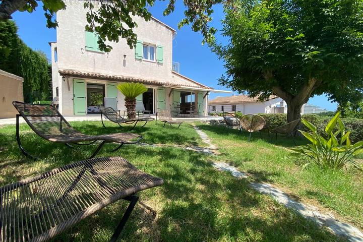 Gîte pour 2 personnes, avec jardin et sauna dans Port Marina Baie des Anges - 3