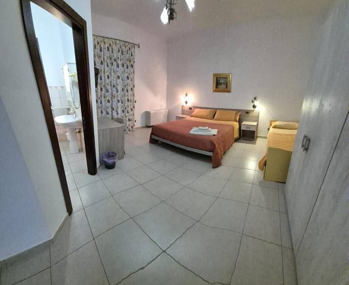 Chambre d’hôte pour 4 personnes, avec Balcon et Terrasse ainsi que Jardin et Vue à Agrigente - 4