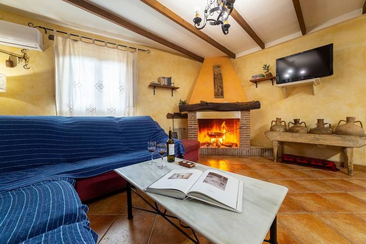 Apartamento para 8 personas, con Jacuzzi y Jardín en Laroya