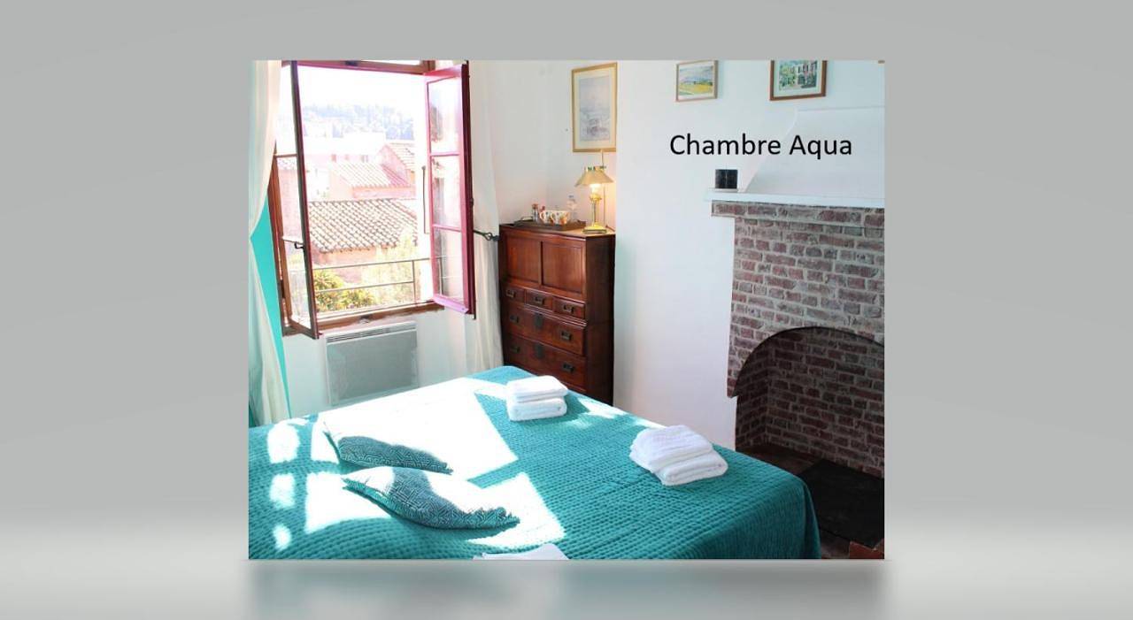 Quadruple Room with Private Bathroom in Prades, Région de Prades