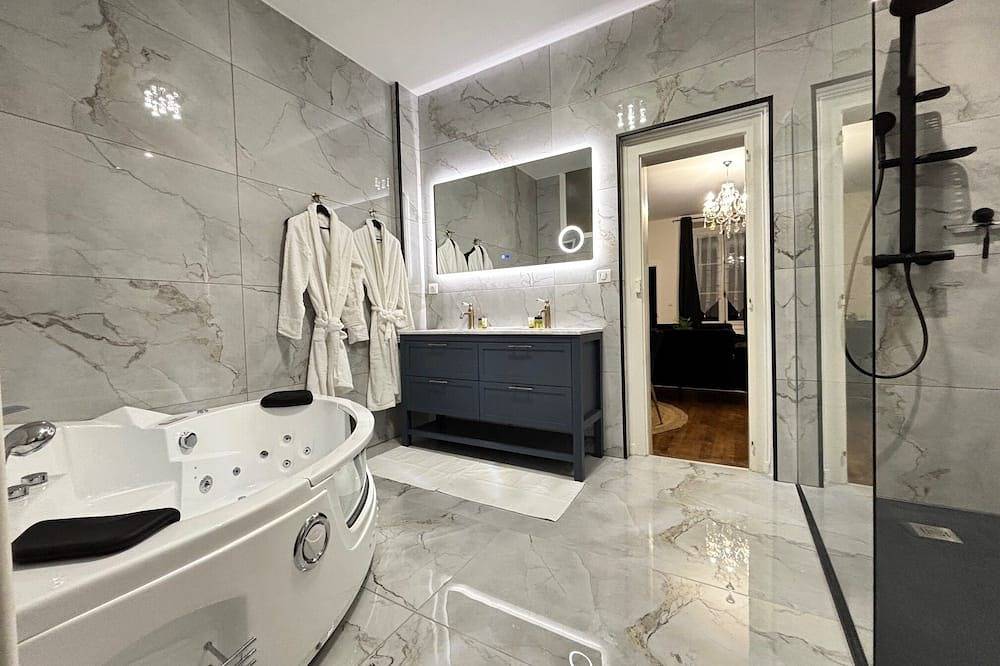 Ganze Wohnung, Apartment 1. Attractive apartment (t2 of 60m2) on air-conditioned ground floor with terrace. in Limoges, Limoges und Umgebung