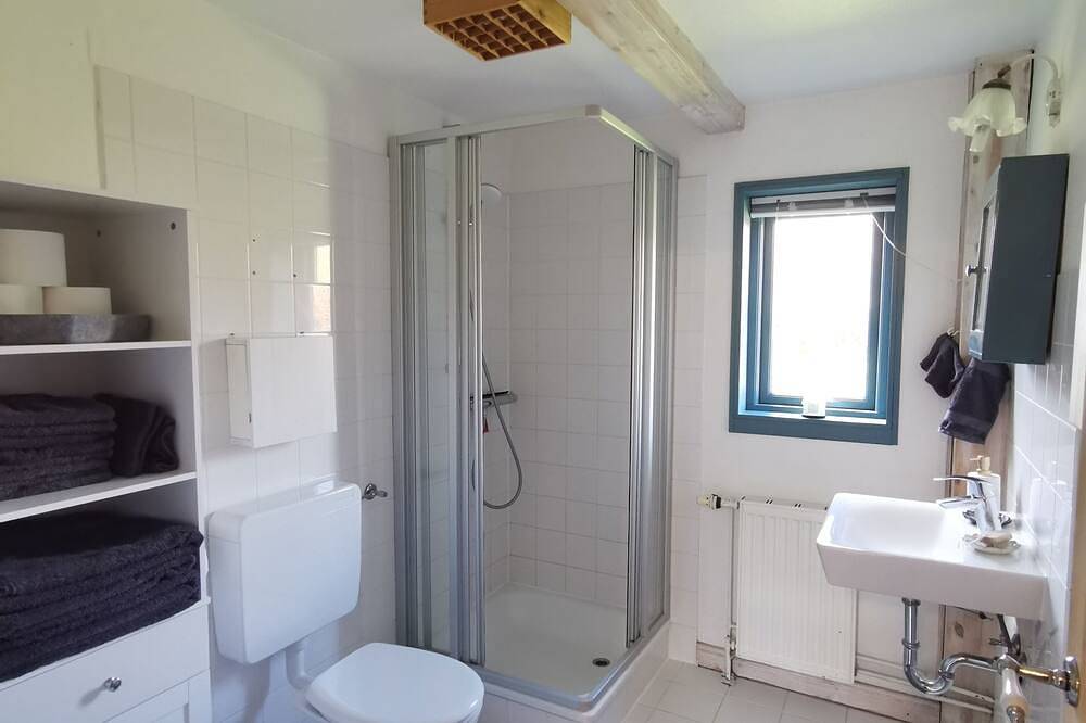 Ganze Wohnung, Schöne, großzügige & helle Ferienwohnung am Meer - Lichthof in Angeln! in Geltinger Birk, Nieby