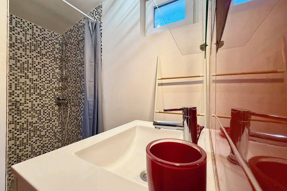 Entire apartment, Le Cabanon - Tournon-sur-Rhône in Tournon-sur-Rhône, Tournon-sur-Rhône region