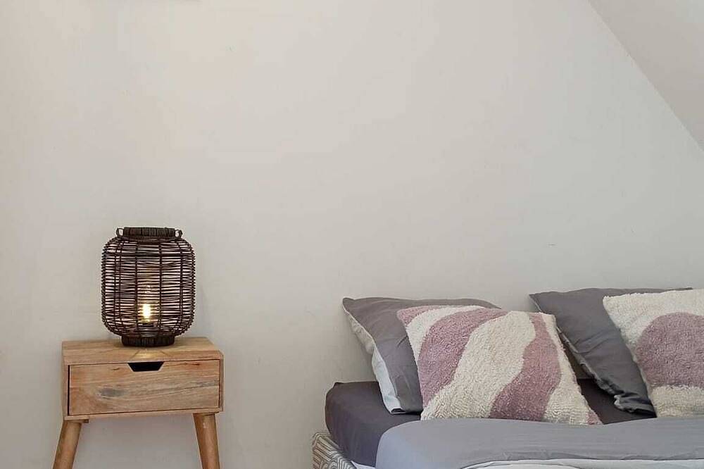 Apartamento entero, F2 Duplex Proche du Centre Avec Parking Privé in Beauvais, Río Oise