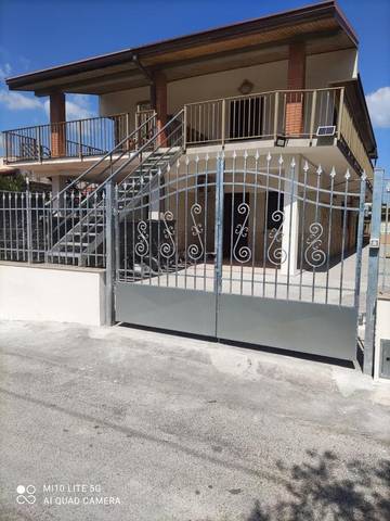 Gîte pour 4 personnes, avec vue et balcon à Agnone Bagni