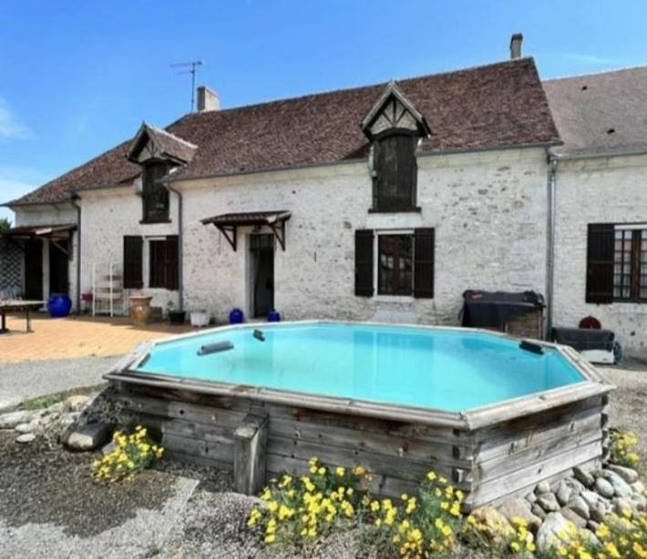 Maison de campagne pour 8 personnes, avec Terrasse ainsi que Jardin et Piscine