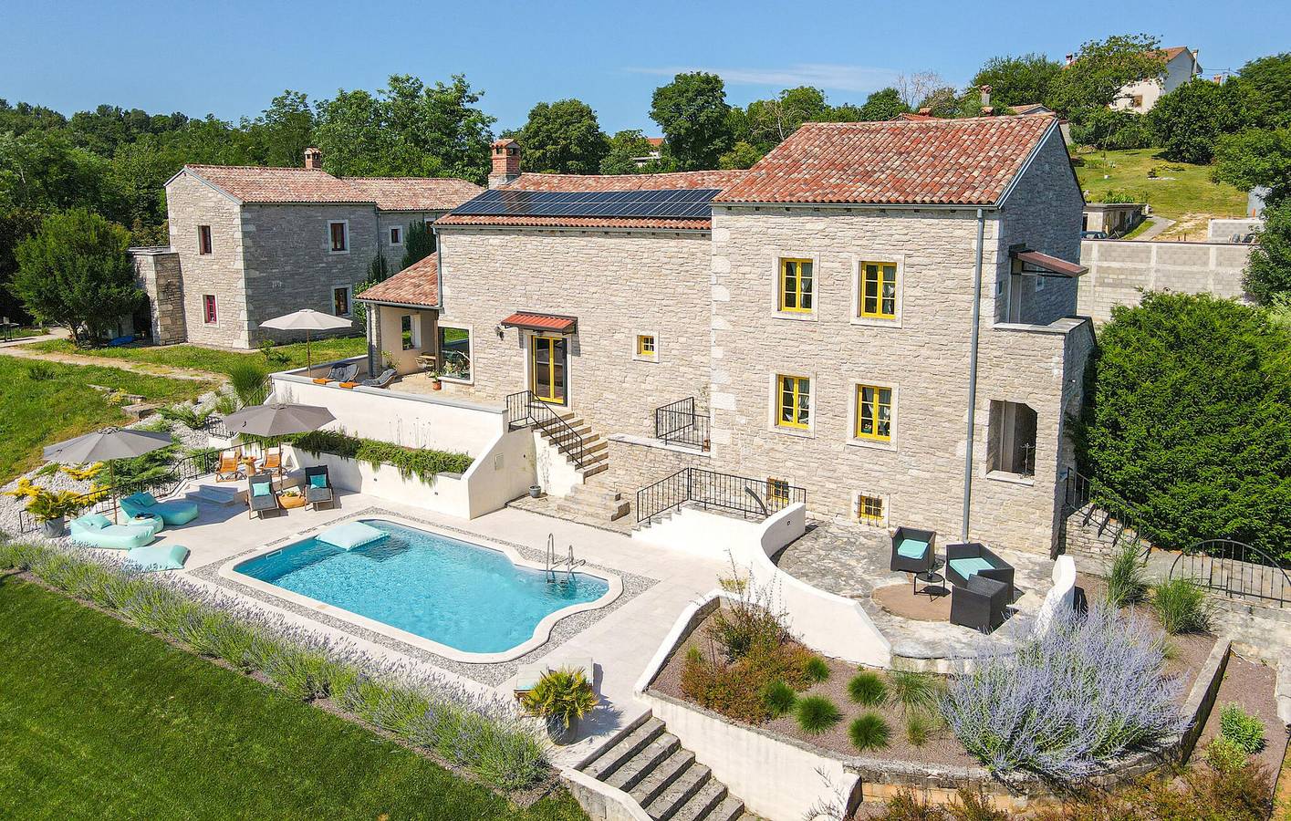 Appartement confortable de 300 m² avec piscine, terrasse et Wi-Fi près de Skropeti in Brajkovići, Istrie centrale