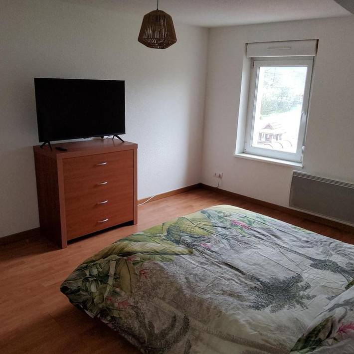 Gîte pour 6 personnes, avec balcon à Évette-Salbert - 2