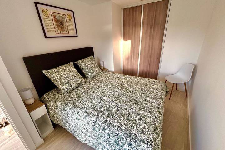 Gîte pour 3 personnes, avec piscine et balcon, adapté aux familles dans Plage de la Salis - 4