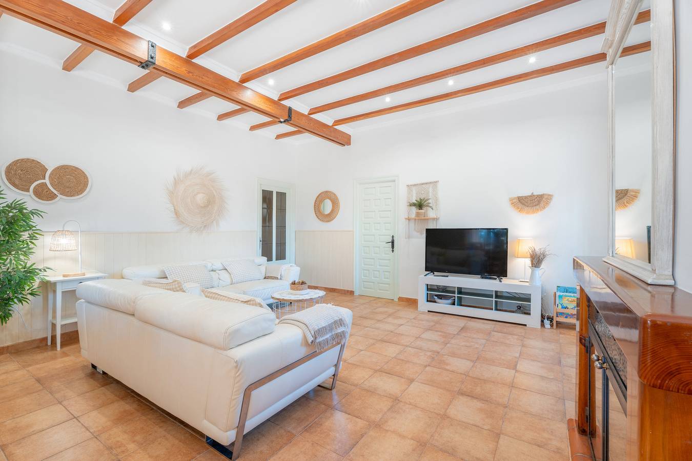Holiday Home 'Reme ' with Private Pool, Wi-Fi and Air Conditioning in Navarrés, Valencia Province