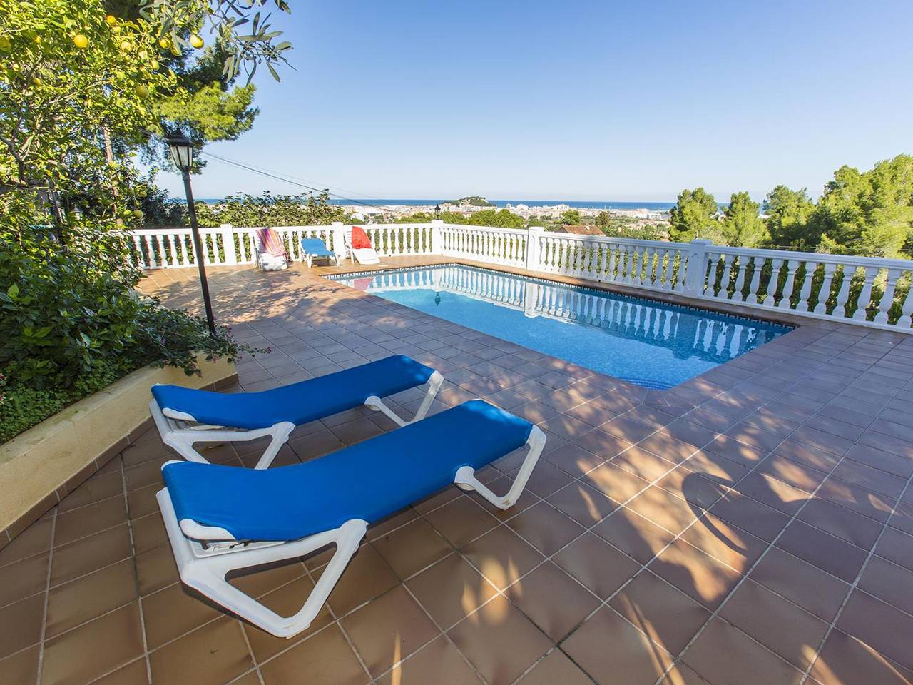 Villa en Denia con piscina privada, aire acondicionado y wifi, cerca de playas y ciudad in Montgó, Dénia