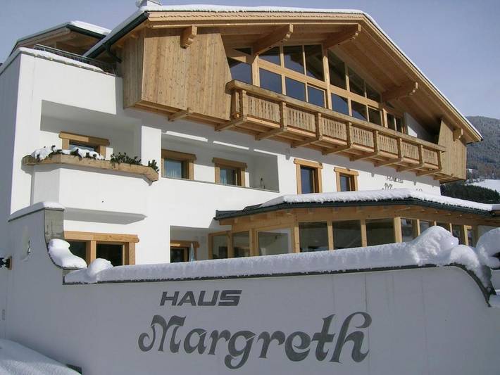Ferienwohnung für 13 Personen, mit Balkon und Terrasse sowie Garten und Sauna in Sillian - 4