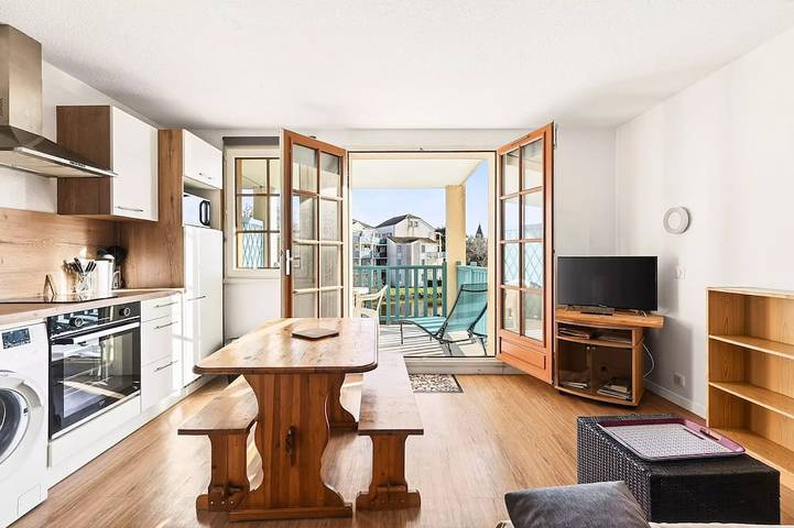 Appartement de vacances pour 5 personnes, avec balcon et piscine