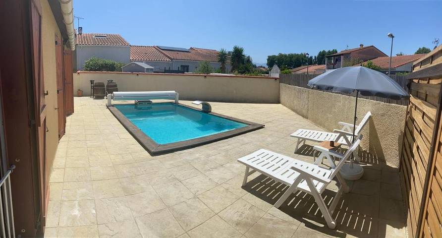 Location de vacances pour 6 personnes, avec piscine ainsi que terrasse et jardin à Corneilla-del-Vercol