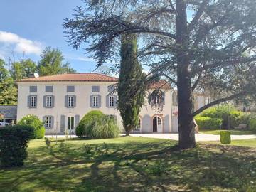 Cottage pour 4 personnes, avec piscine ainsi que jacuzzi et jardin à Le Fossat