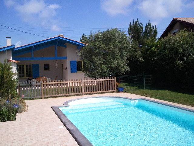 Gîte pour 6 personnes, avec jardin et piscine