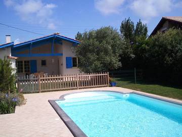 Gîte pour 6 personnes, avec piscine et jardin à Lacanau