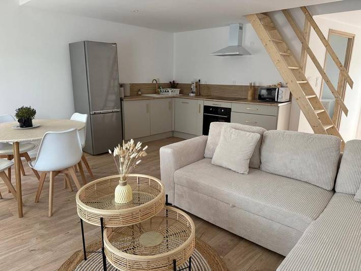 Gîte pour 4 personnes, avec vue ainsi que jardin et terrasse dans Lazer