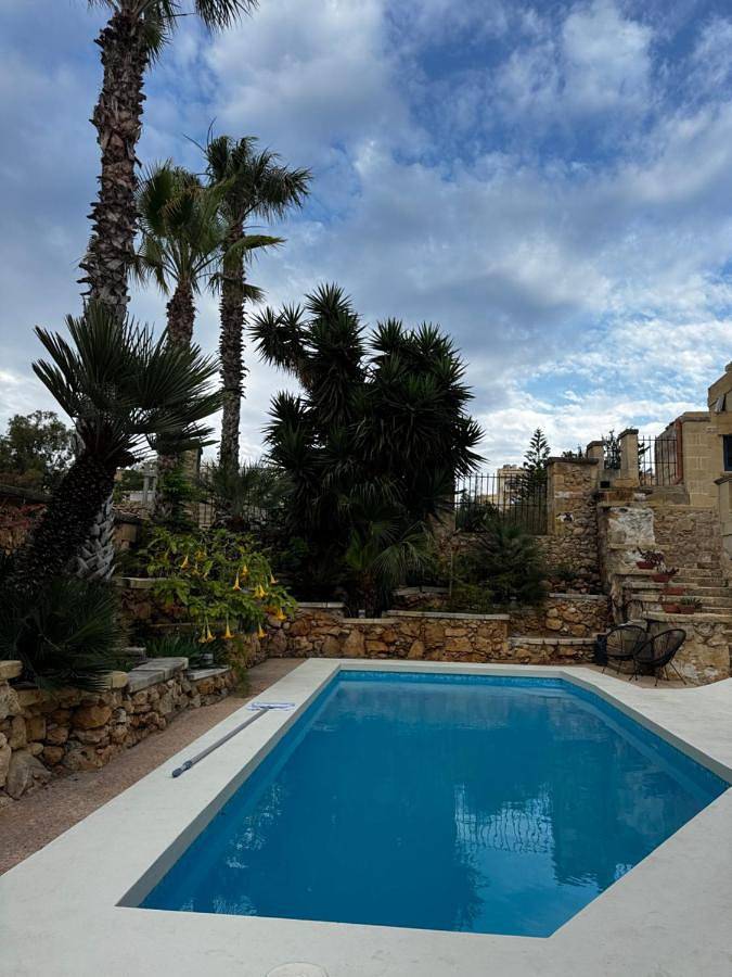Casa de vacaciones para 16 personas, con piscina además de terraza y jardín, Se admiten mascotas - 1
