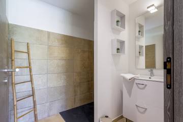 Villa for 10 Guests in Belgodère, Haute-Corse, Picture 4