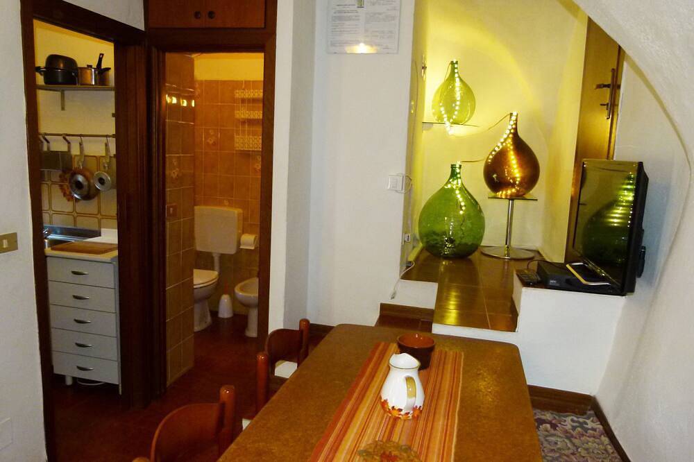 Ganze Wohnung, Casa Rosa - Ferienwohnung an der Blumenriviera - Qualitaet zum Guten Preis in Diano San Pietro, Riviera di Ponente