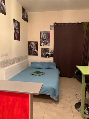 Gîte pour 2 personnes, avec balcon ainsi que piscine et vue à Saint-Martin-Lalande
