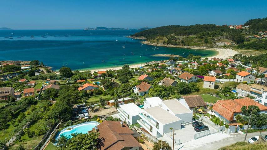 Gîte pour 4 personnes, avec piscine ainsi que jardin et vue à Cangas - 2
