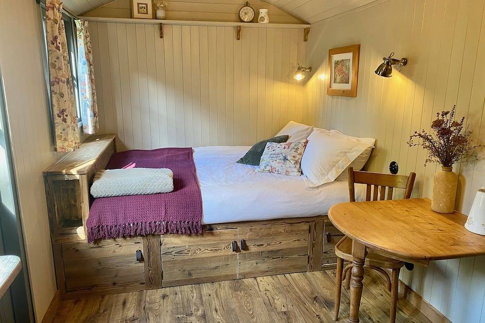 Shepherd’s Hut - Ideal for Couples - Near Morzine in Seytroux, Thonon-les-Bains und Umgebung