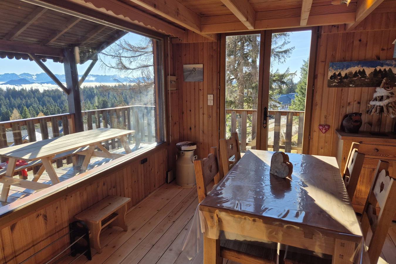 Magnifique chalet , vue sur le Mont Blanc *** in Le Revard, Pugny-Chatenod