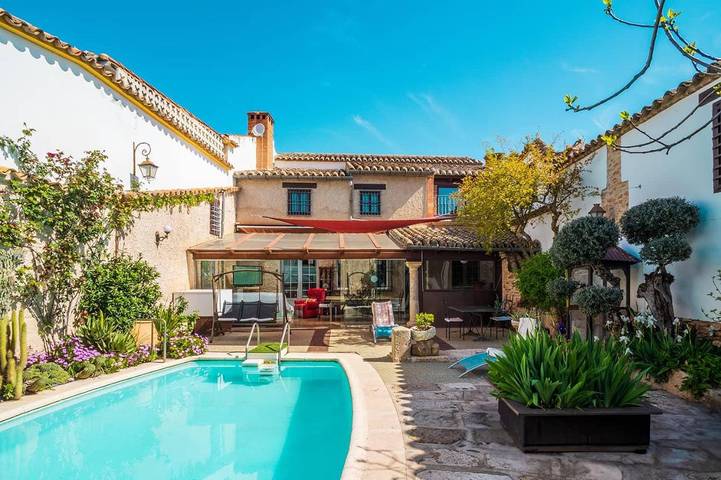 Casa de vacaciones para 10 personas, con terraza además de piscina y jardín - 1