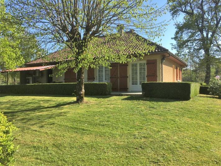 Location de vacances pour 4 personnes, avec vue sur le lac et terrasse à Saint-Rabier - 2