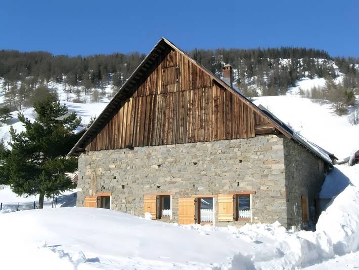 Appartement entier, Chalet "Le Lagopede" avec vue sur les montagnes et Wi-Fi in Montricher-Albanne, Région de Saint-Jean-de-Maurienne