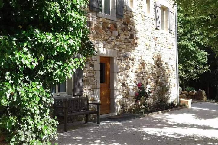 Location de vacances pour 10 personnes, avec jardin ainsi que piscine et sauna à Saint-Projet