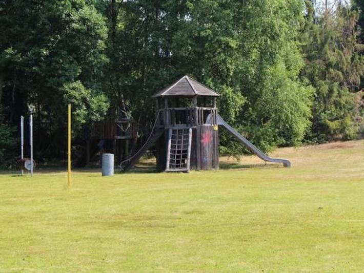 Idylle pur: Ferienhaus am See mit eigenem Garten in Neustadt am Rübenberge, Aller-Leine-Tal