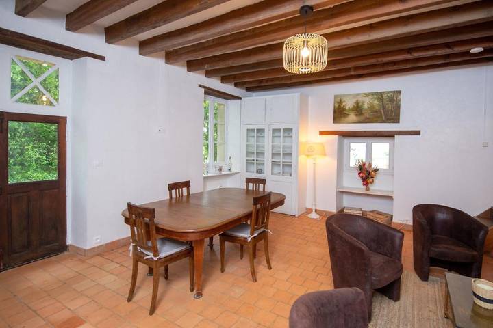 Gîte pour 6 personnes, avec jardin à Brossay