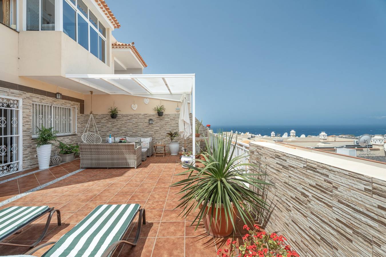 Ferienhaus 'Vitamina Village' mit Meerblick, Gemeinschaftspool, Garten & WLAN in Adeje, Teneriffa Süd