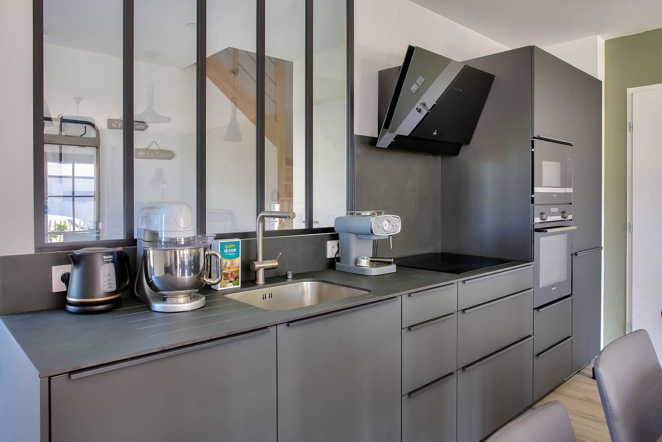 Maison moderne pour 6 - 300m plage de Pors Carn in Penmarch, Côte de Cornouaille