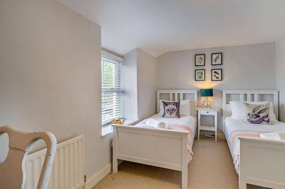4 Bed in Grange -over- Sands (oc-lcc71) in Cartmel, Lake District
