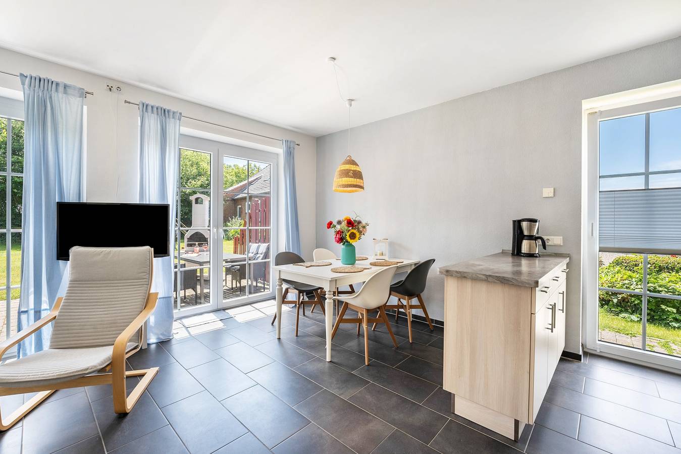 Ferienhaus 'Haus Am Dorfteich D Mit Spielplatz' mit privater Terrasse, Gemeinschaftsgarten und Wlan in Westfehmarn, Fehmarn