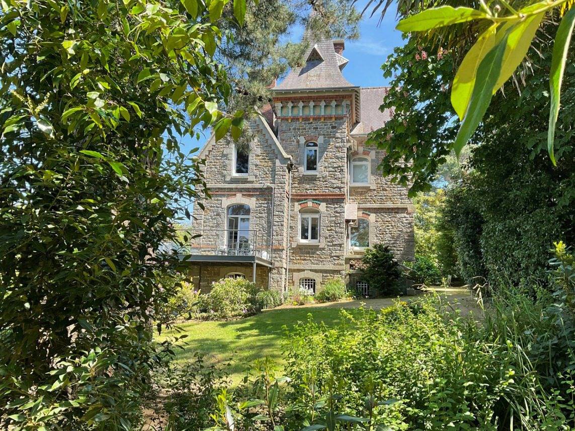 Ker Avel - un parc à deux pas du centre-ville - Suite Brasilier / Isabelle in Saint-Brieuc, Côte de Goëlo
