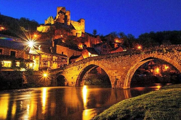 Gite Belcastel - In One Of The Most Beautiful Villages In France - Aveyron in Belcastel, Aveyron