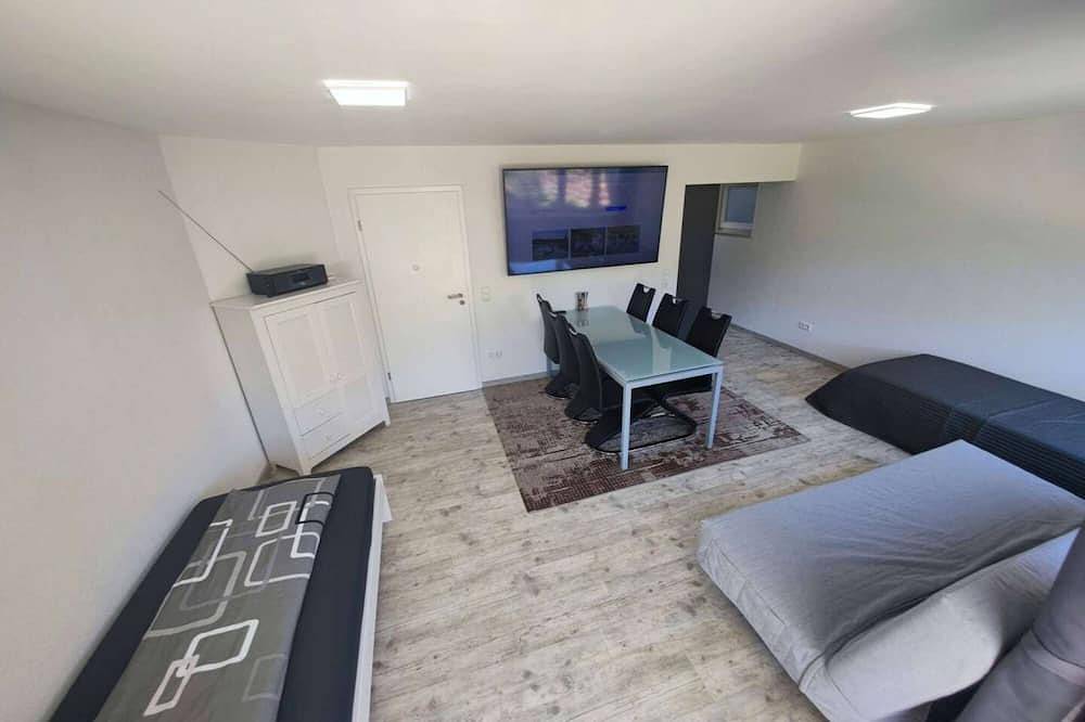 Ganze Wohnung, Whirlpool Dusch-Wc 75\" Sat-Tv Prime Küche Terrasse Stellplatz für 4+2 Gäste in Waldbronn, Kraichgau