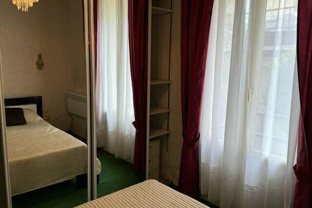 Cozy duplex with garden on the outskirts of Paris in Gentilly, Valle del Marne