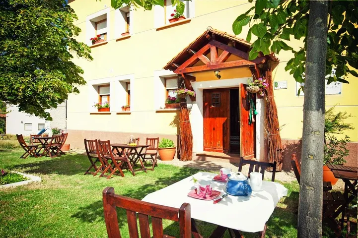 Apartamento de vacaciones para 7 personas, con jardín y balcón - 1