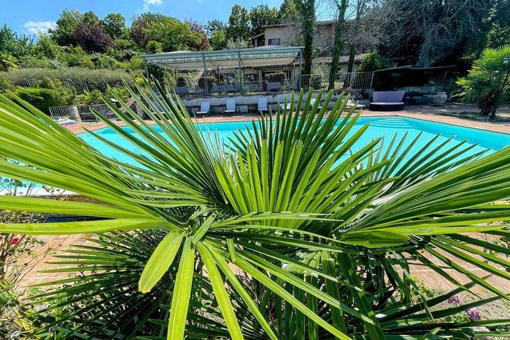 Chalet para 4 personas, con piscina además de balcón y jardín - 1